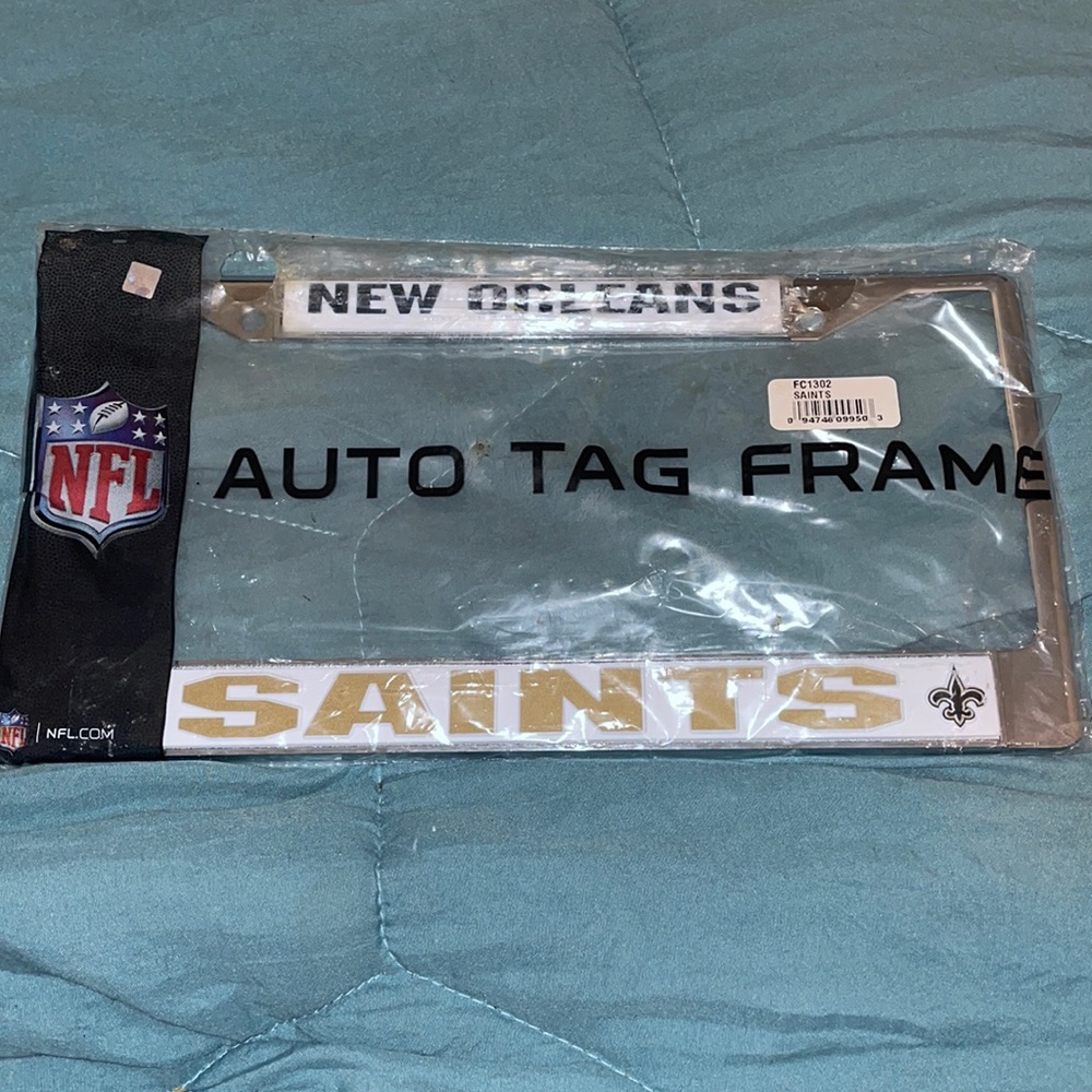Brand New ✨ NEW ORLEANS SAINTS ✨ Tag Frame